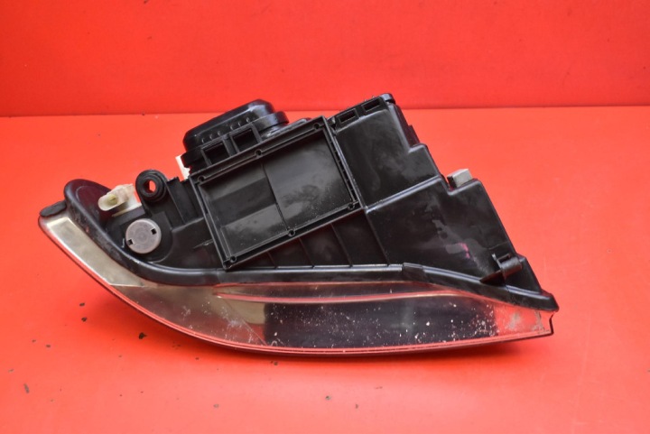 PROJECTEUR GAUCHE PHARE AVANT LENTILLE EUROPE 8D0941029AK AUDI A4 B5 LIFT 97-01