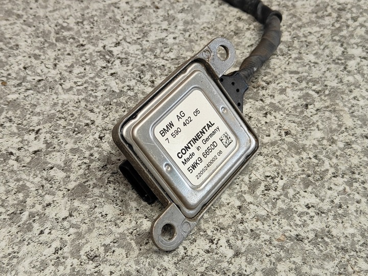 SYSTÈME ÉCHAPPEMENT SILENCIEUX N53B30 N53 3.0 BMW 5 F10 F11 7590545 7578177 7590544