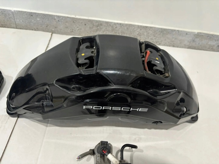 KIT ZACISKOW I DISQUE DE FREIN FREINS PORSCHE TAYCAN 9Y0615602E 32860662