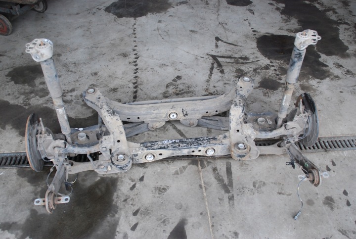 AXE POUTRE CHÂSSIS ARRIÈRE BRAS DE SUSPENSION ROTULE DE DIRECTION 4X4 JEEP CHEROKEE V KL 4WD XÉNON