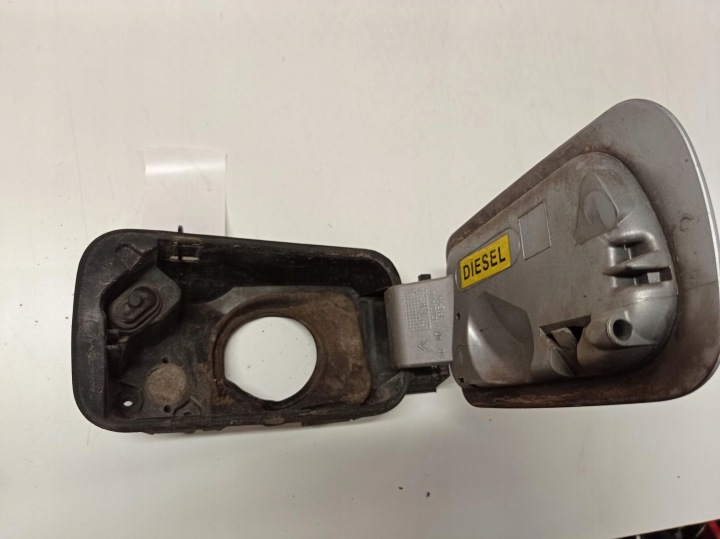 CLAPET GOULOTTE DE REMPLISSAGE CARBURANTS CITROEN C5 CODE LAK: KPKD NR179