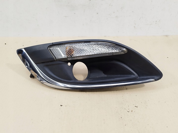PHARES ANTIBROUILLARD GRILLE KIERUNKOWSKA CHROME PARE-CHOCS OPEL ASTRA J IV LIFT 12-15 DROIT