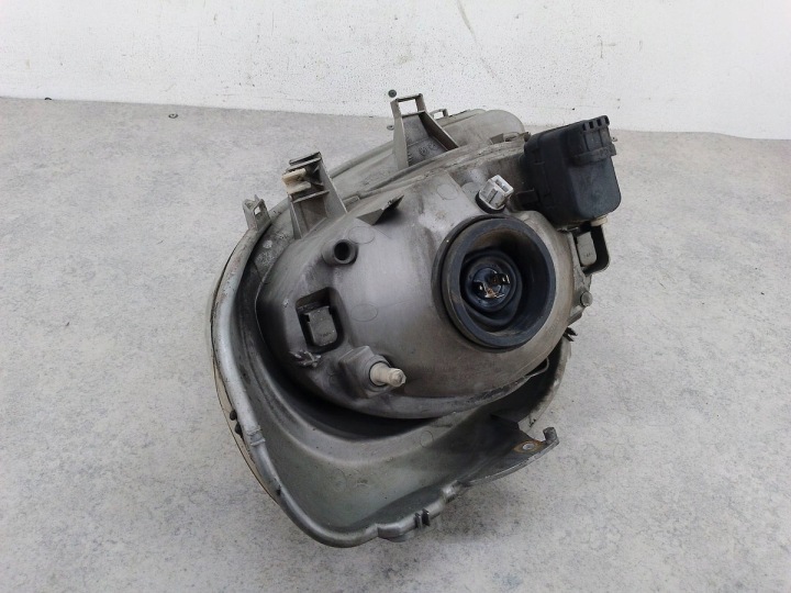 PHARE AVANT DROITE RENAULT TRAFIC II 91165720 7700311372 VALEO 1.9 DCI