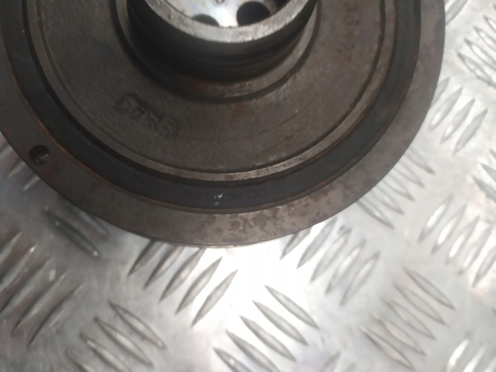 BMW F10 F11 F20 F25 F33 G01 G30 KOLO POULIE SUR ARBRE 7619245