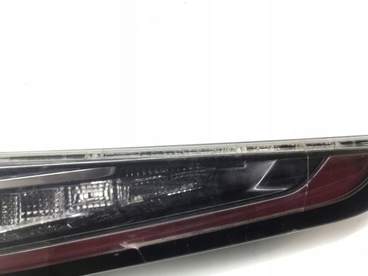 TOYOTA COROLLA XI E21 PHARE DROITE ARRIÈRE KOITO 02-431