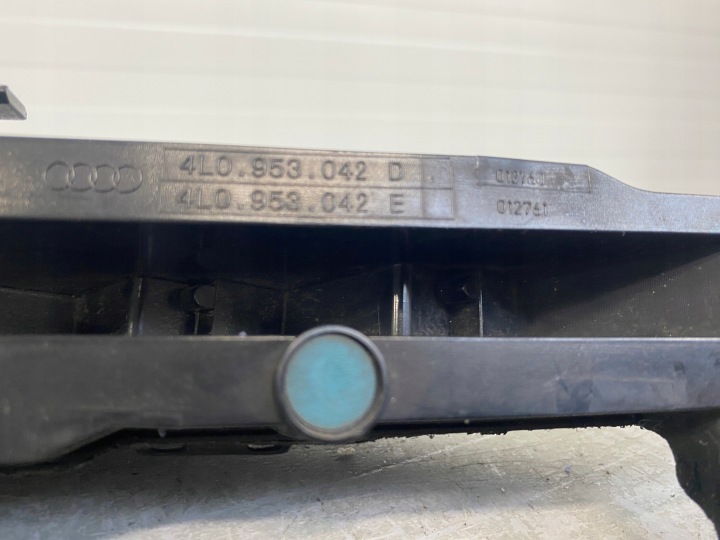 PHARES ANTIBROUILLARD DROIT AUDI Q7 ENDOMMAGÉ 4L0953042D/E LIFT F871