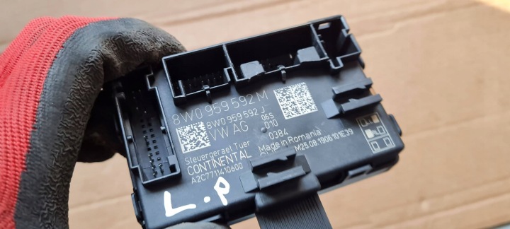 A4 B9 8W LIFT MODULE CONTRÔLEUR PORTES DROIT AVANT 8W0959592M A5 8W