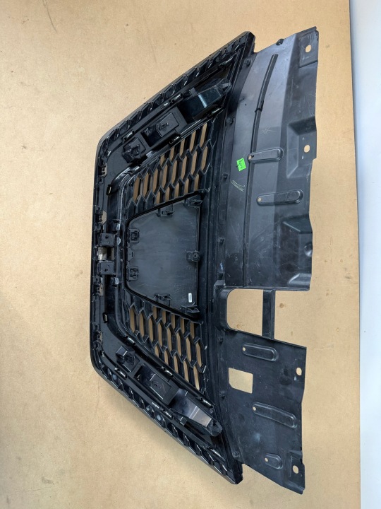 CALANDRE GRILLE RADIATEUR PARE-CHOCS NISSAN QASHQAI II J11 LIFT 62310HV00A