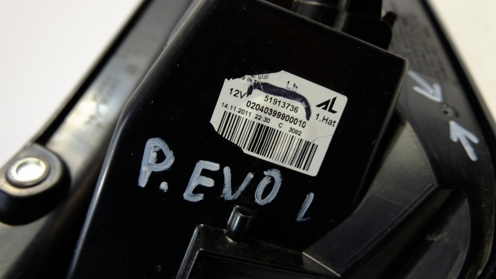 FIAT PUNTO EVO PHARE DROIT ARRIÈRE EUROPE 51913735