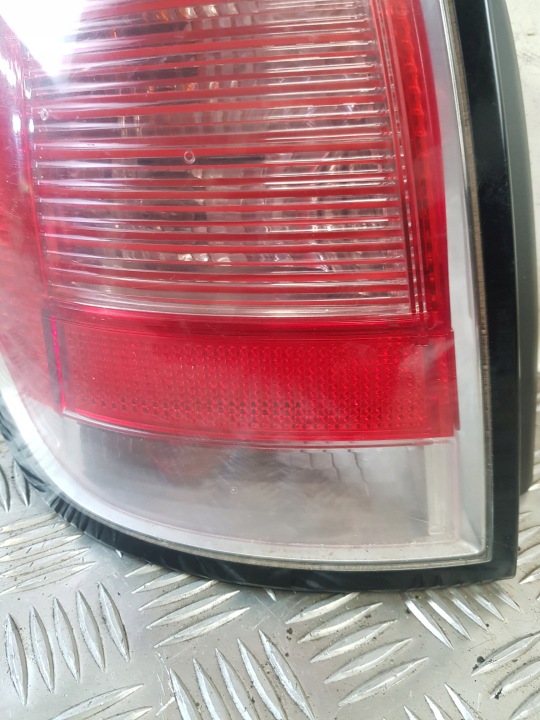 PHARE GAUCHE ARRIÈRE OPEL ASTRA H 1.7 CDTI 24451838