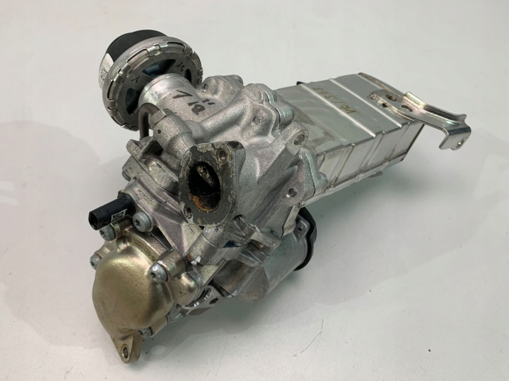 AUDI A8 D5 50 TDI EGR RADIATEUR GAZ D'ÉCHAPPEMENT 059131511EK