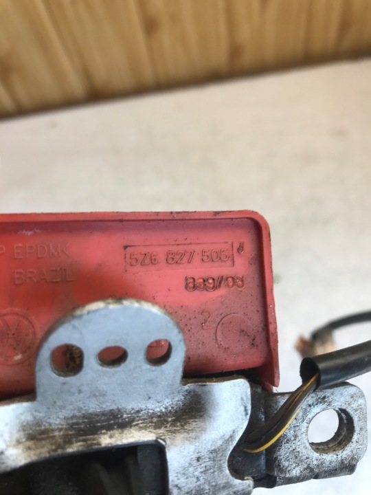 SERRURE ARRIÈRE COUVERCLES DE COFFRE COUVERCLES DE COFFRE VW FOX 5Z6955711