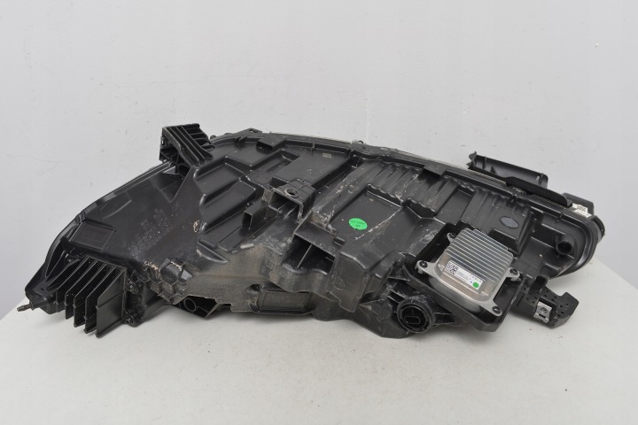 TESLA 3 LIFT HIGHLAND PHARE DROITE COMPLET LED AVANT AVANT 1760889-00-E
