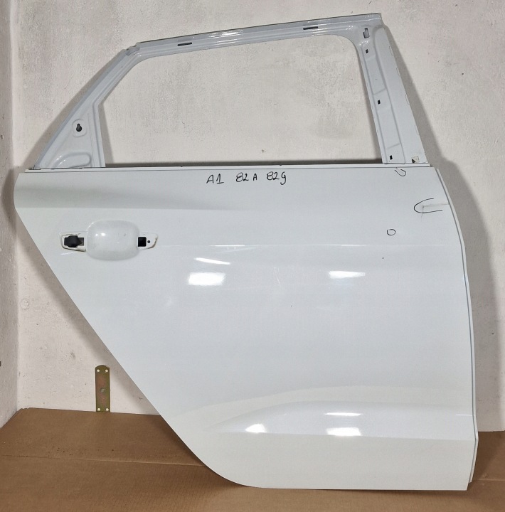 AUDI A1 82A 82G 5D DROIT AVANT AVANT DROIT