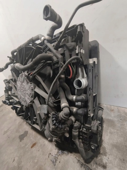 BMW 7 F01 F02 F03 F04 2014 RADIATEURS EAU