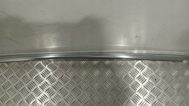MOULURE CHROME PARE-CHOCS ARRIÈRE VW TIGUAN II 5NA 15-20 5NA853835E ORIGINAL EN BON ÉTAT