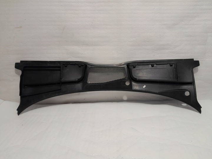 AUDI A4 B9 LIFT DOUBLURE DE PASSAGE DE ROUE 8W1819403