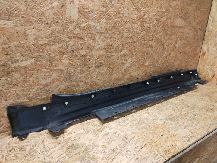MOULURE SUR SEUIL GAUCHE MINI COUNTRYMAN F60 18-
