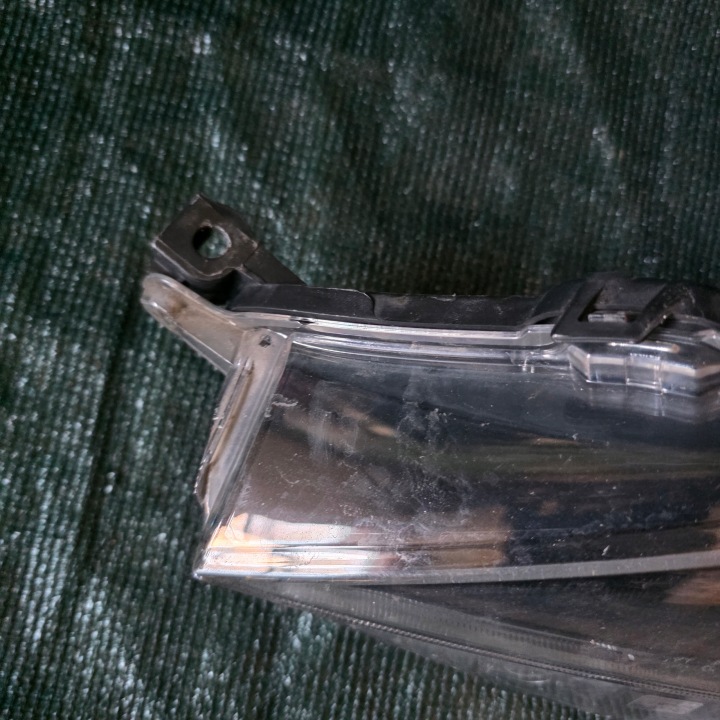 PHARE AVANT GAUCHE TOYOTA AURIS II E18 81150-02E21