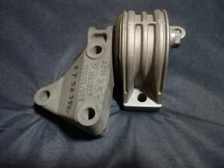 COUSSIN MOTEUR FIAT 1335129080 DROITE DUCATO BOXER JUMPER 02 06 2.8TD/JTD
