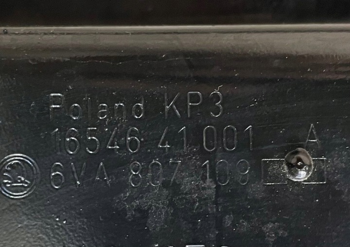 SKODA FABIA MK4 (6VA) 2023 AVEC AVANT TRAVERSE PARE-CHOCS AVANT