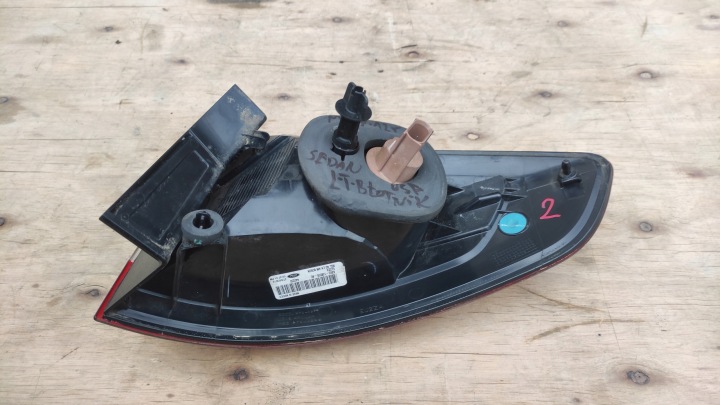 PHARE GAUCHE ARRIÈRE GAUCHE ARRIÈRE DANS AILE FORD FIESTA MK7 BERLINE USA AE83 13B505 AC