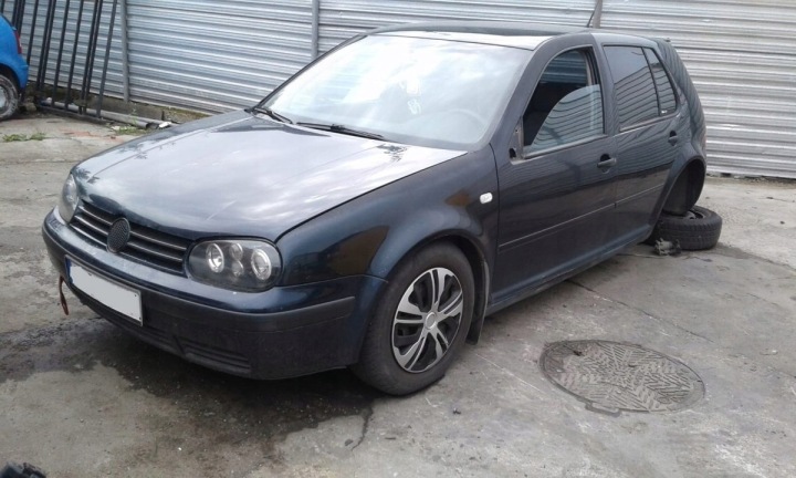 SUPPORT FILTRE HUILES 06A115417 K VOLKSWAGEN GOLF IV 2.0 8V 115KM AZJ