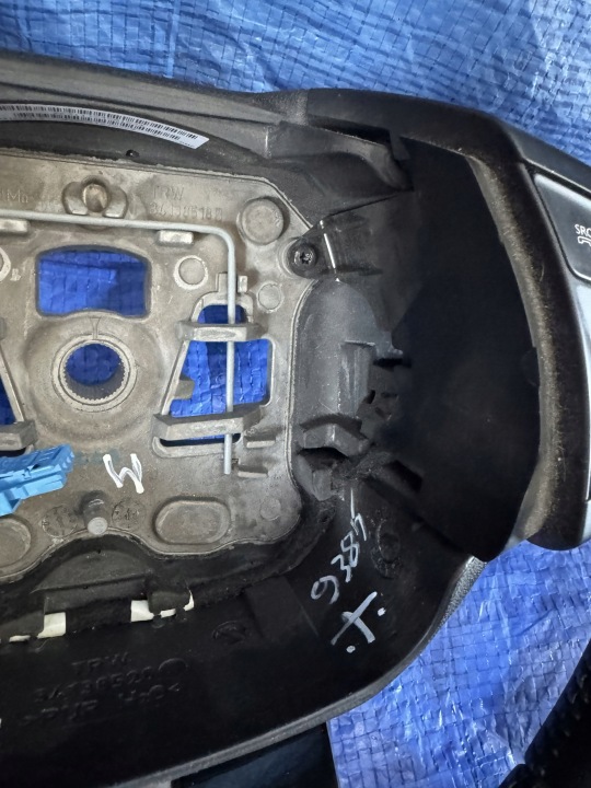 VOLANT MULTIFONCTIONNELLE CITROEN C4 CACTUS 98031272YC 98085005ZD