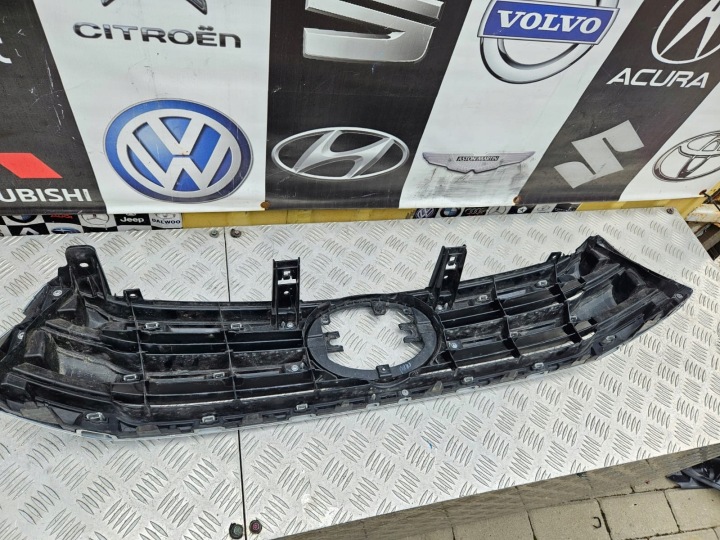 TOYOTA HILUX CALANDRE CALANDRE 15-20 VIII 53111-0K720