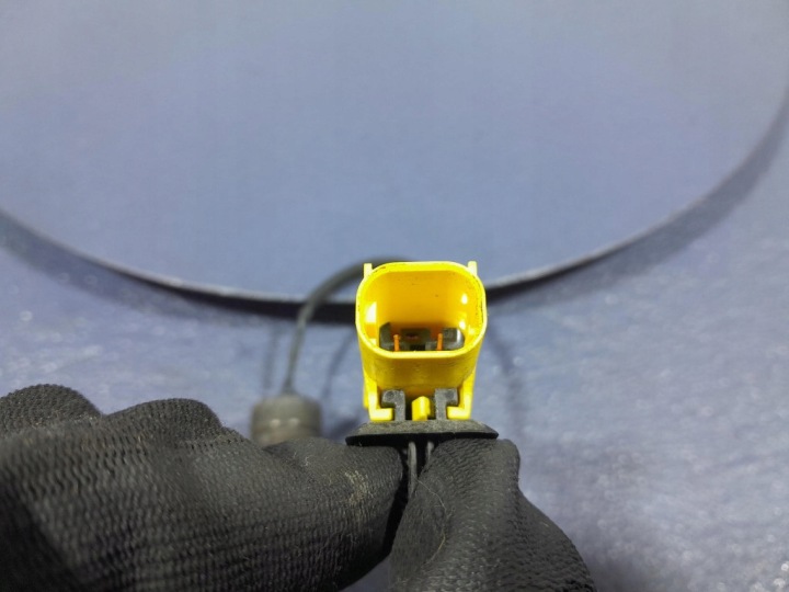 BMW 2 F44 MOYEU PYROTECHNIQUE CAPOTS DROIT 7450944