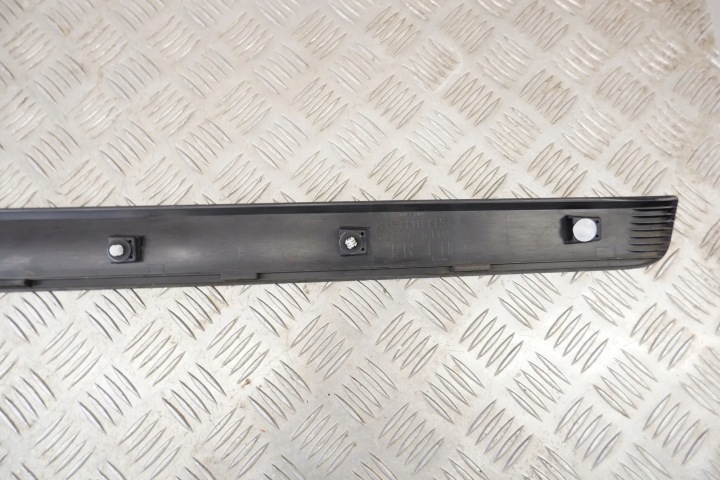 MOULURE INFÉRIEURE GAUCHES AVANT PORTES NISSAN X-TRAIL (T32_) 808774CE0A 1.6L