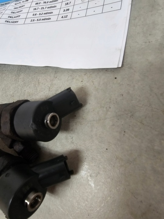 INJECTEUR OPEL 1.9 0445110146 8200238528