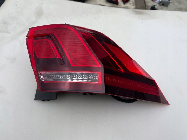 VW TIGUAN II 5NA PHARE ARRIÈRE ARRIÈRE GAUCHE 5NA945095B DROITE 5NA945096B
