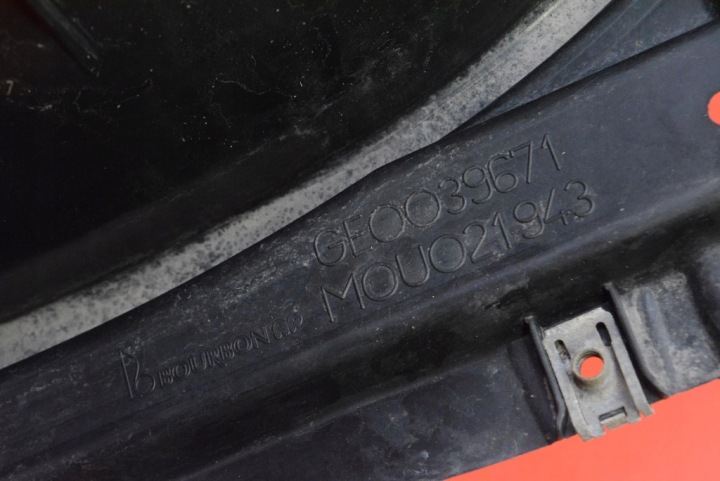 PASSAGE DE ROUE DROIT AVANT 9810125380 PEUGEOT 5008 2 II LIFT 20-21