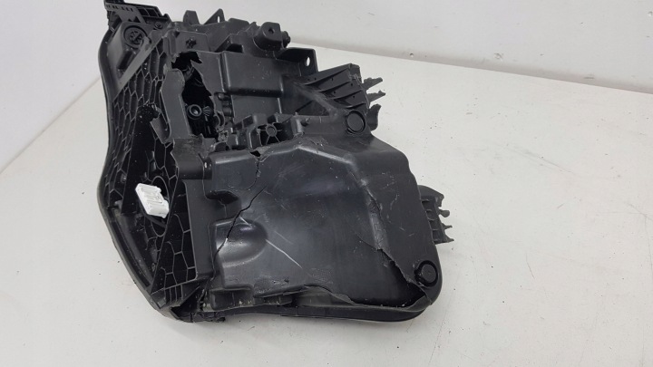 BYD SEAL PHARE DROIT AVANT EUROPE