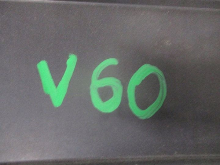 VOLVO V60 2013 DOUBLURE DE PASSAGE DE ROUE AVANT