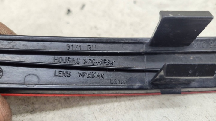 AUDI A5 RÉFLECTEUR PARE-CHOCS ARRIÈRE GAUCHE ARRIÈRE 8W6945106A
