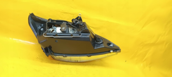 PHARE AVANT GAUCHE FORD FOCUS MK1 LIFT 99-04R 2M5113W030BE