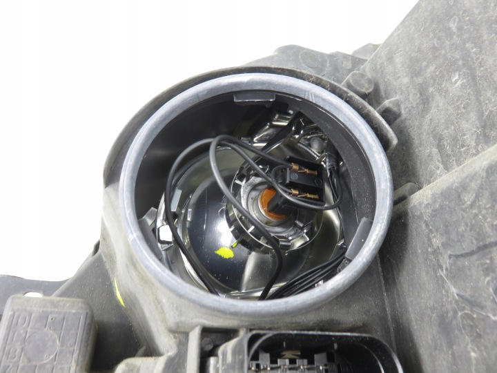 PHARE DROITE AVANT MERCEDES W204 A2048203061 030123427200