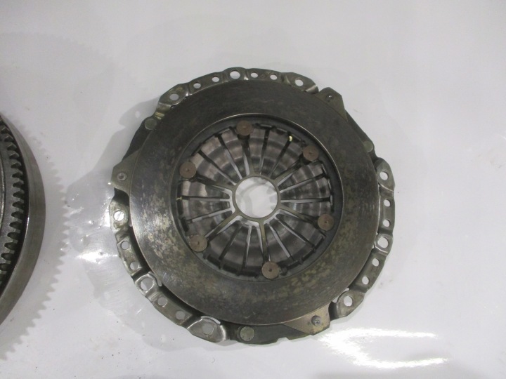 EMBRAYAGE DISQUE COLLIER VOLANT D'INERTIE ENSEMBLE BMW E92 2.0B 7567842