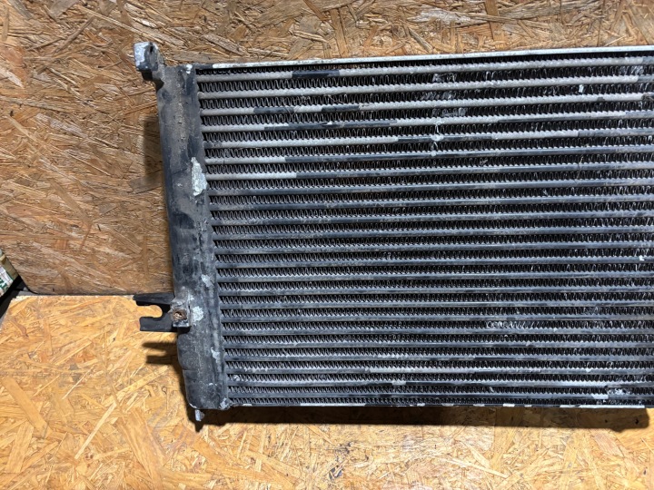 RADIATEUR JEEP GRAND CHEROKEE WJ 2.7 CRD 52079969AB