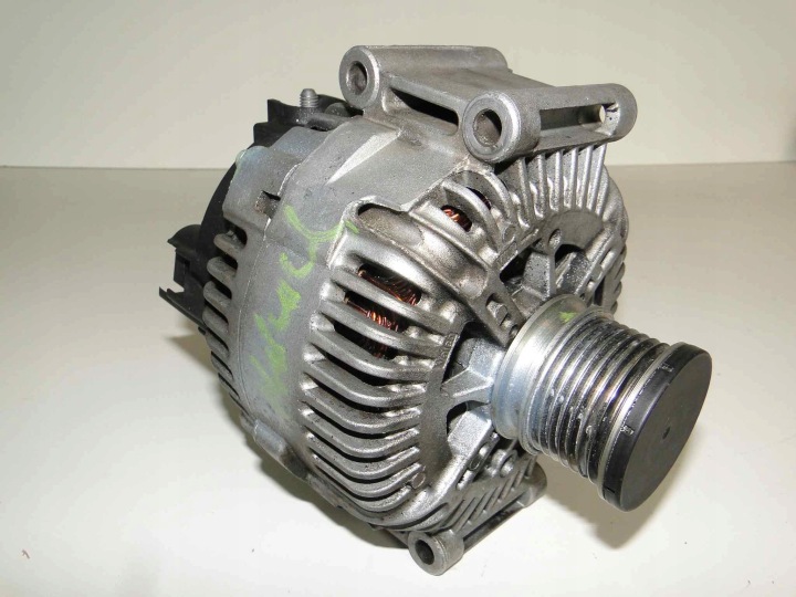 ALTERNATEUR VALEO A6421540402