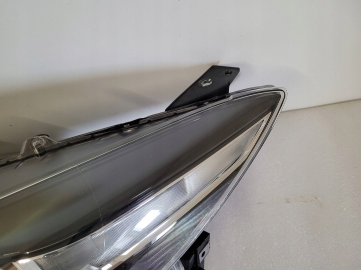 MAZDA 3 BM III LIFT PHARE GAUCHE LENTILLE ORDINAIRE GAUCHE BACS-510400