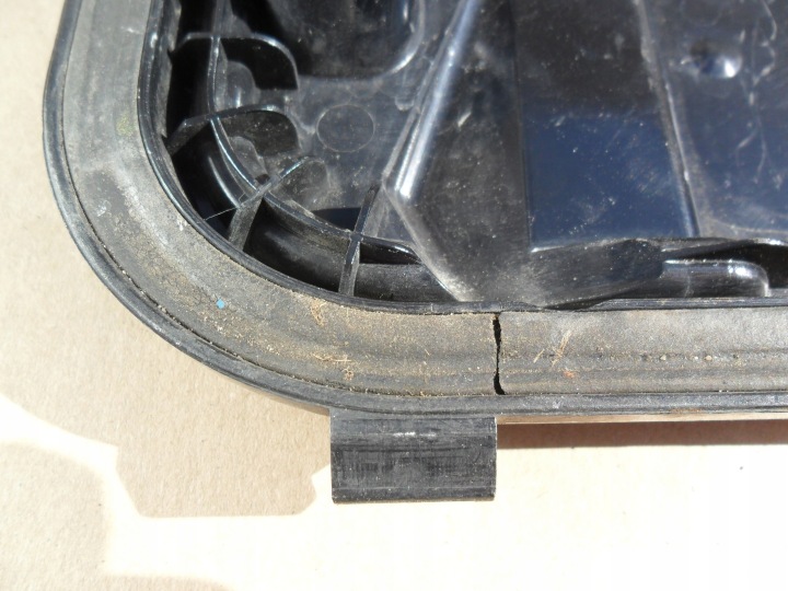 BOUCHON COUVERCLE PHARES AUDI A6 C6 2004-2011