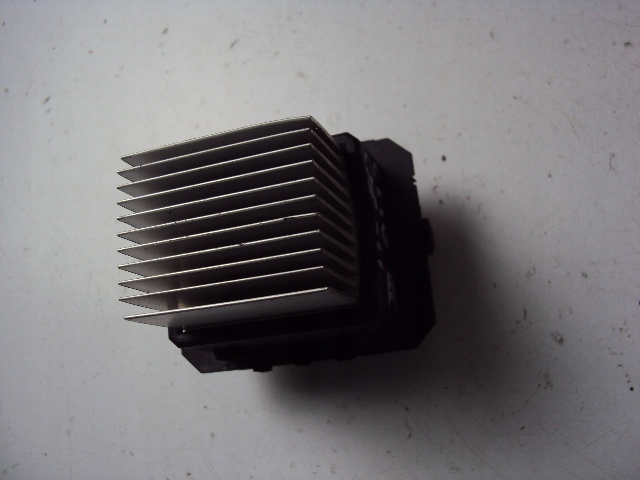 RESISTOR AIR BLOWERS RENAULT CLIO III 05-11 photo 2 - milautoparts-fr.ukrlive.com