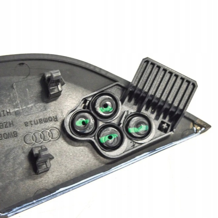 AUDI A4 B9 MOULURE INTÉRIEURE PORTES AVANT DROITS 8W0867410RORYGINALNA