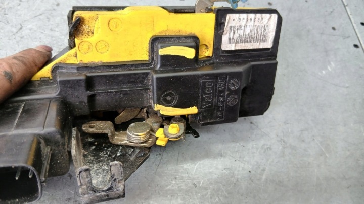 SERRURE DROIT ARRIÈRE VOLVO V70 II 6PIN