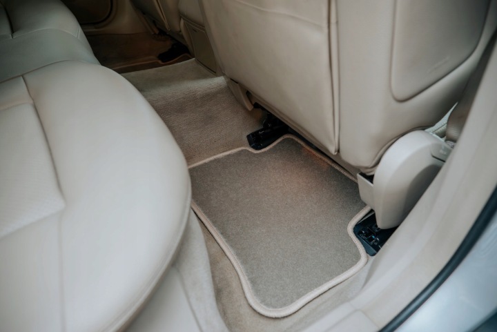 TAPIS CONDUCTEUR WELUROWY VERS HONDA CIVIC IX UNIVERSEL (39CM) (2011-2016)