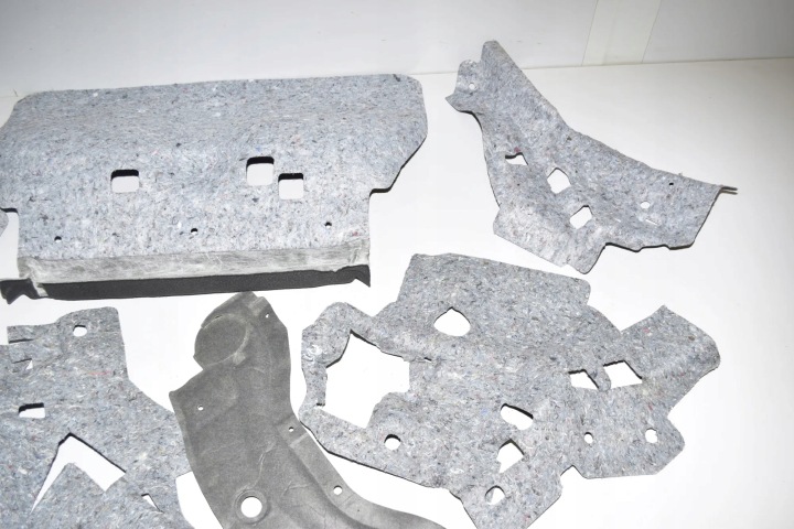 ISOLATION ACOUSTIQUE BMW X1 (E84) 2990455 17643883 2.0L 180KW 2011