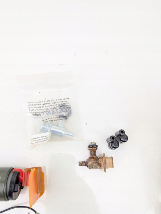 SUZUKI GSX-R 600 K1 K2 K3 POMPE CARBURANTS